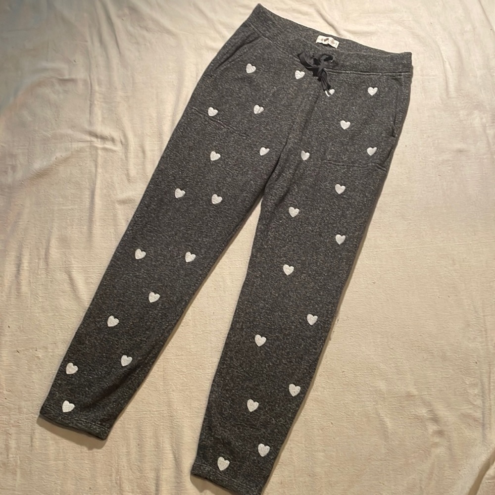 Lou & grey for loft grey w/embroidered white hearts sweatpants size S